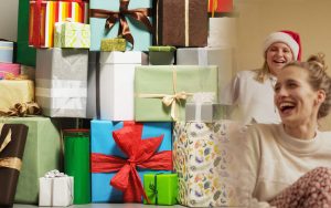 Read more about the article 20 Christmas Gift Ideas| Secret Santa Gifts For Men & Women