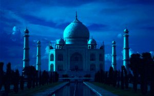Read more about the article Why Taj Mahal Should Be Visited During Full Moon Nights