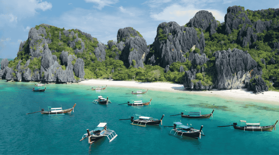You are currently viewing Travel to Phuket: Best Places to Visit & How to Book Hotels and Flights on Booking.com